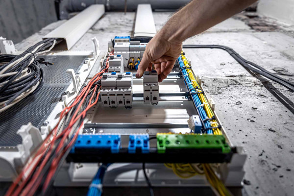 Tramitación Líneas de Media y Alta Tensión · Ingeniería · Ingenieros Técnicos Gurb